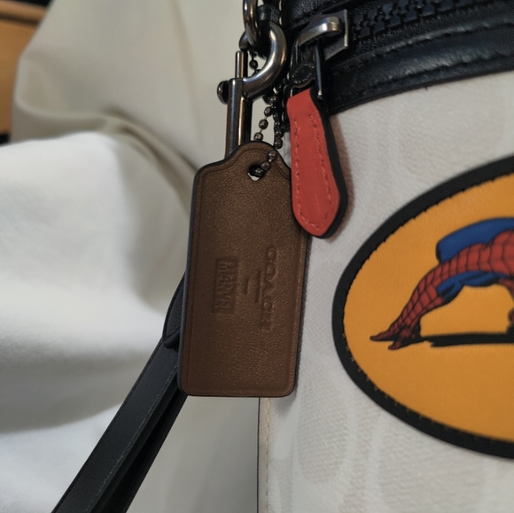 NWT COACH 1829 Marvel Signature Patches LG Pouch - Picture 3 of 15